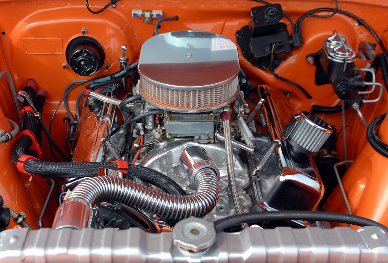 garagiste-LEVENS-min_car-engine-1738309